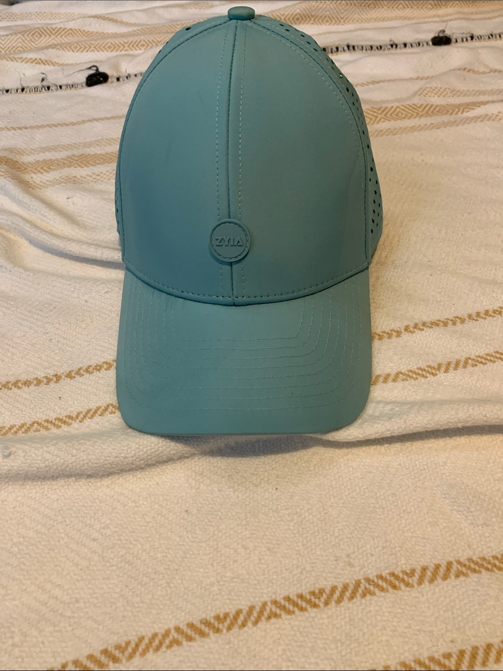 Zyia Active Curved Brim Vortex SnapBack Cap in Active Mint